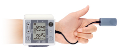 １台で血圧・脈拍数・血中酸素飽和度を測定できるWB-100